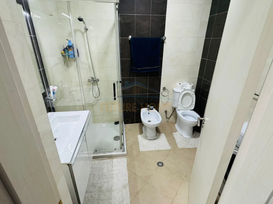 SHITET APARTAMENT 1+1 ( i konvertueshem ne 2+1 )  TEK HIPOTEKA, RRUGA ALBANOPOLI