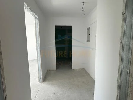 Tirane, jepet me qera apartament 1+1 Kati 9, 99 m² 298.000 € (VERTIKAL)