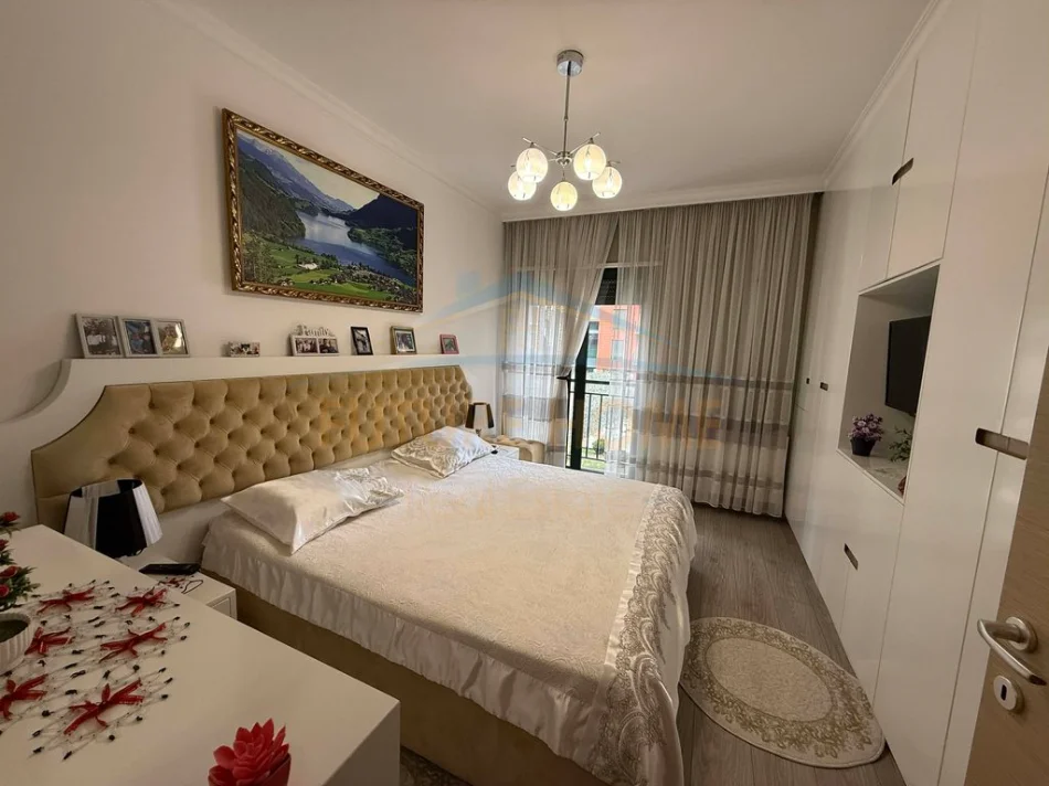 Tirane, shitet apartament 2+1+Ballkon Kati 1, 107 m² 210.000 € (GREEN CITY UNAZA E RE)