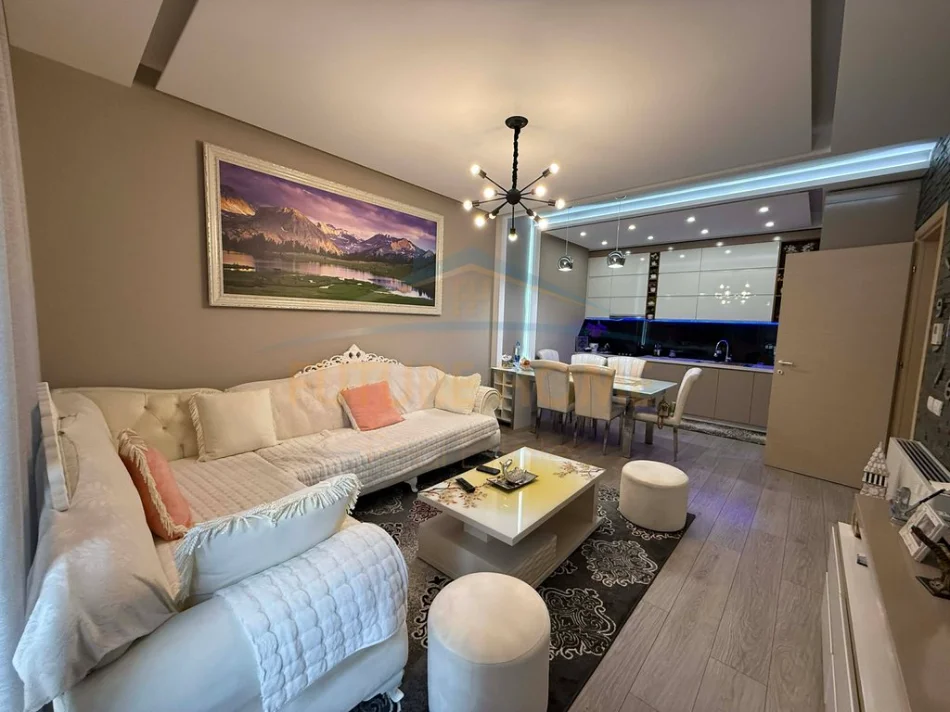 Tirane, shitet apartament 2+1+Ballkon Kati 1, 107 m² 210.000 € (GREEN CITY UNAZA E RE)