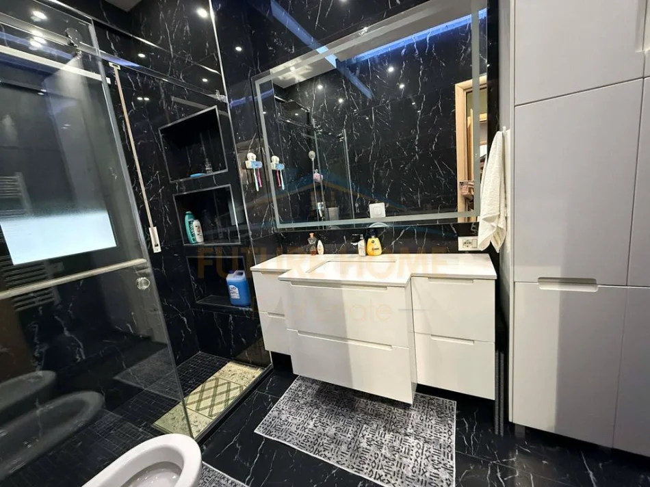 Tirane, shitet apartament 2+1+Ballkon Kati 1, 107 m² 210.000 € (GREEN CITY UNAZA E RE)