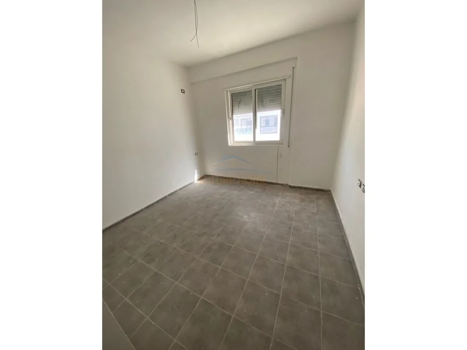 Vlore, shitet apartament 2+1+Ballkon Kati 5, 106 m² 218.400 € (Lungomare)