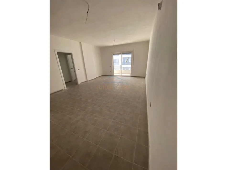 Vlore, shitet apartament 2+1+Ballkon Kati 5, 106 m² 218.400 € (Lungomare)