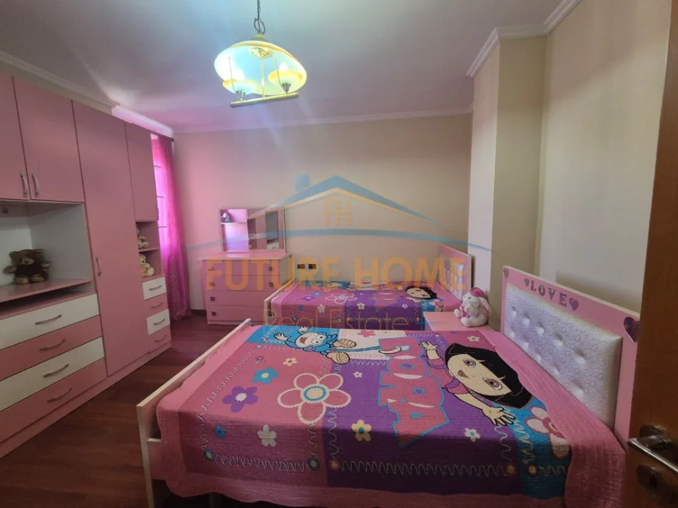 Tirane, shitet apartament 2+1+Ballkon Kati 8, 95 m² 230.000 € 