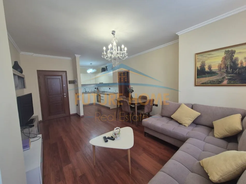 Tirane, shitet apartament 2+1 Kati 8, 95 m² 230.000 € (BHulevardi Zhan D'ark)