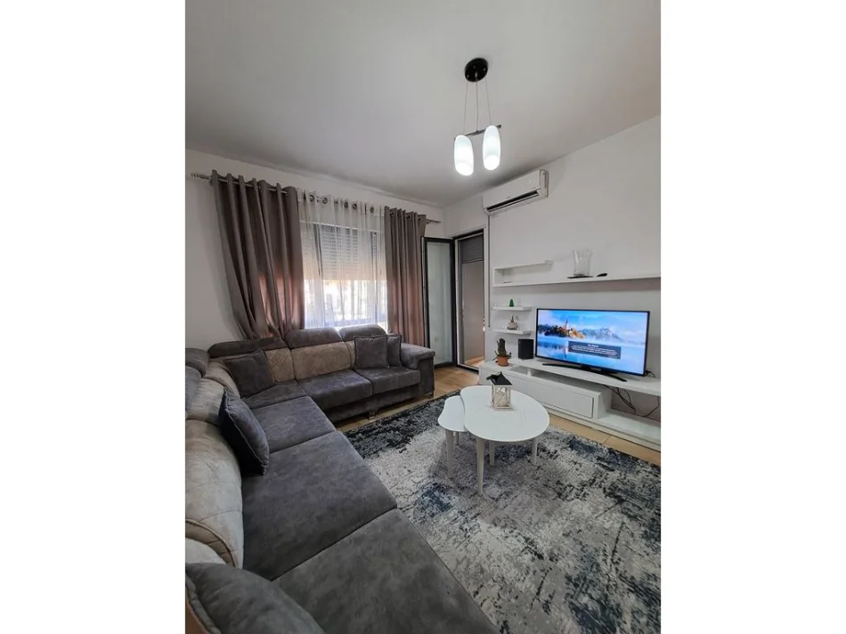 Tirane, shes apartament 2+1+Ballkon Kati 1, 85 m² 210.000 € (Rruga Egnatia)