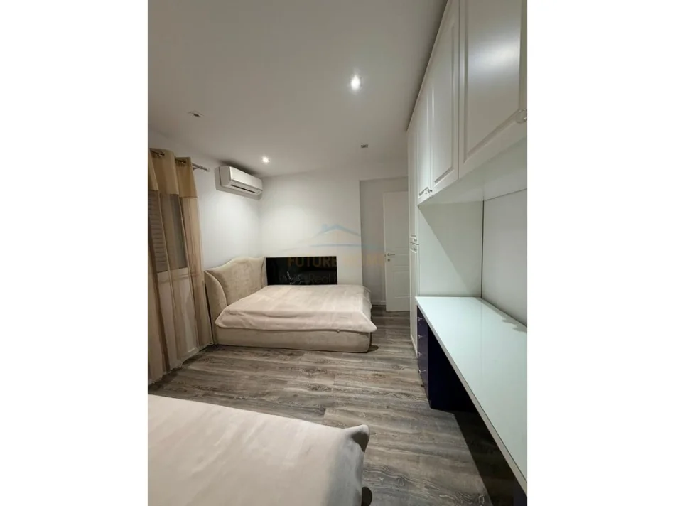 Tirane, shitet apartament 2+1 Kati 6, 112 m² 210.000 € (Laprake)