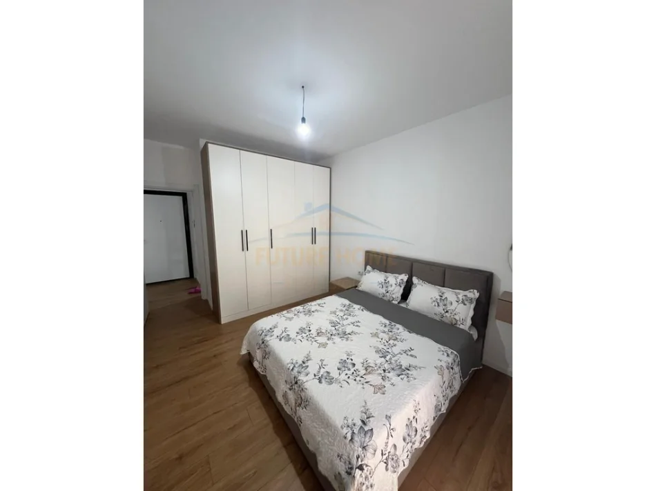 Tirane, jepet me qera apartament 1+1+Ballkon , 58 m² 400 € (QTU)