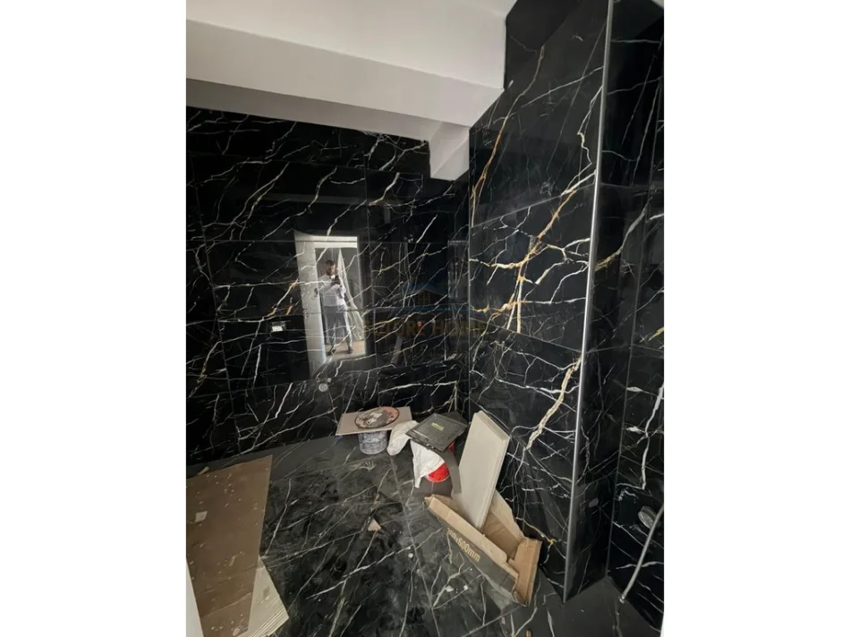 Tirane, shitet apartament 3+1+Aneks+Ballkon Kati 5, 132 m² 237.000 € (Rezidenca Kodra e Diellit 2)