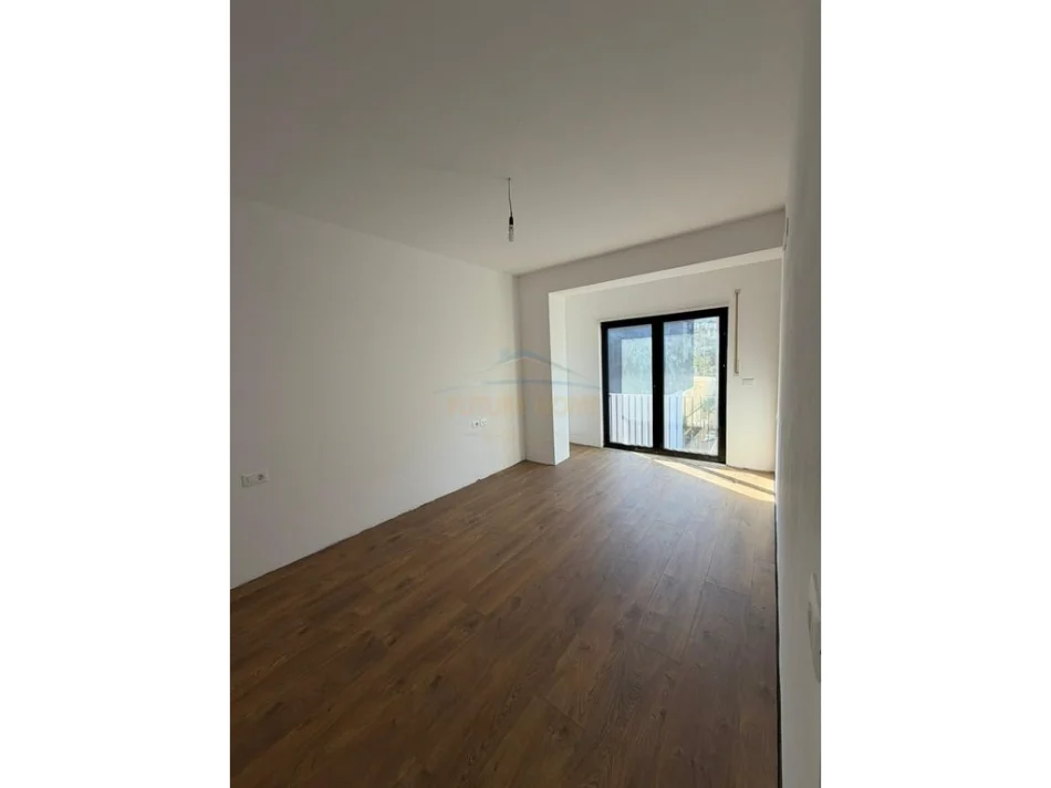 Tirane, shitet apartament 3+1+Ballkon Kati 5, 132 m² 237.000 € 