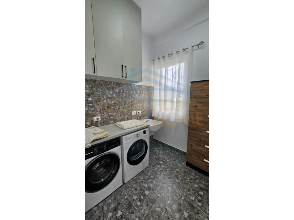 Tirane, jepet me qera , 234 m² 2.500 € (RESIDENCA VILA LULE)