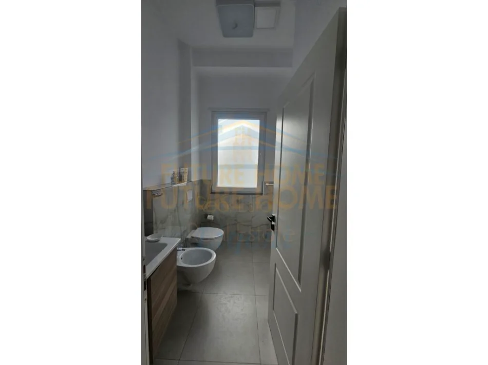 Tirane, jepet me qera , 234 m² 2.500 € (RESIDENCA VILA LULE)