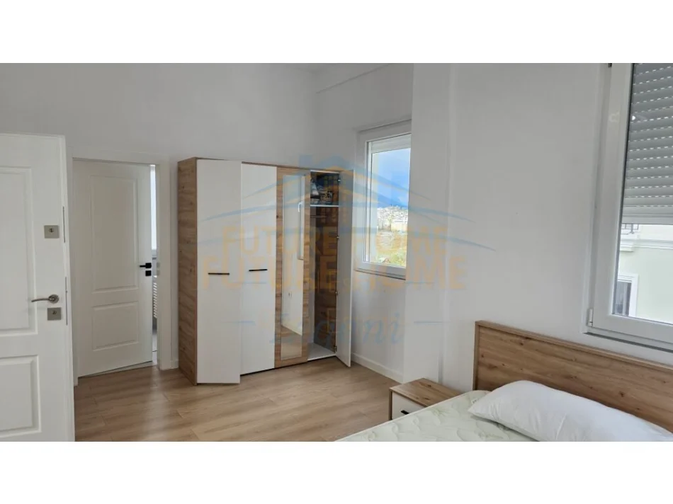 Tirane, jepet me qera , 234 m² 2.500 € (RESIDENCA VILA LULE)