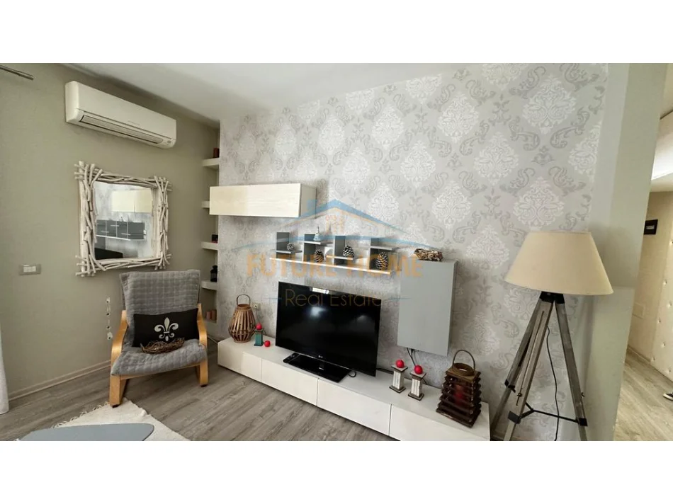 Tirane, jepet me qera apartament 2+1+Ballkon Kati 1, 97 m² 750 € (Selite)