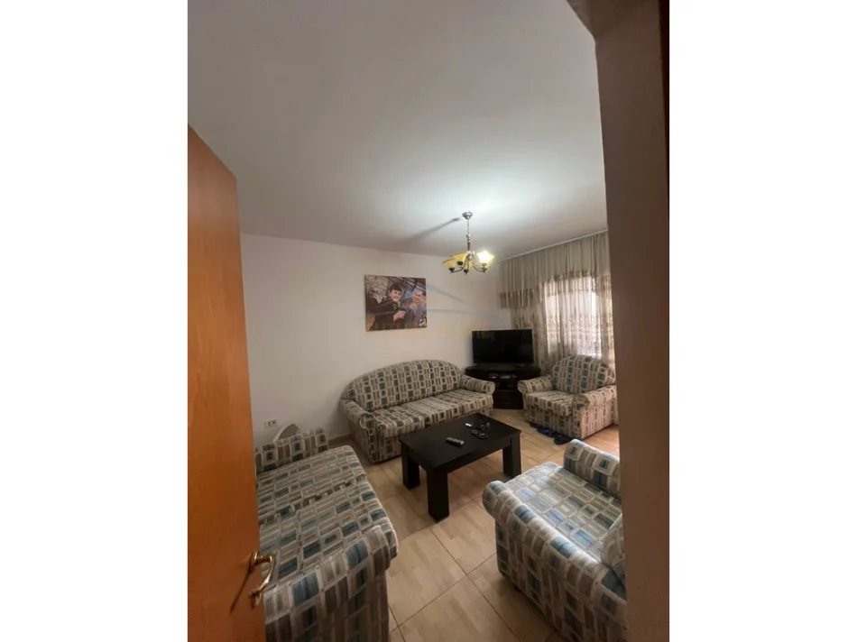 Tirane, shitet apartament 3+1+Ballkon Kati 3, 85 m² 185.000 € (Stacioni i Trenit)