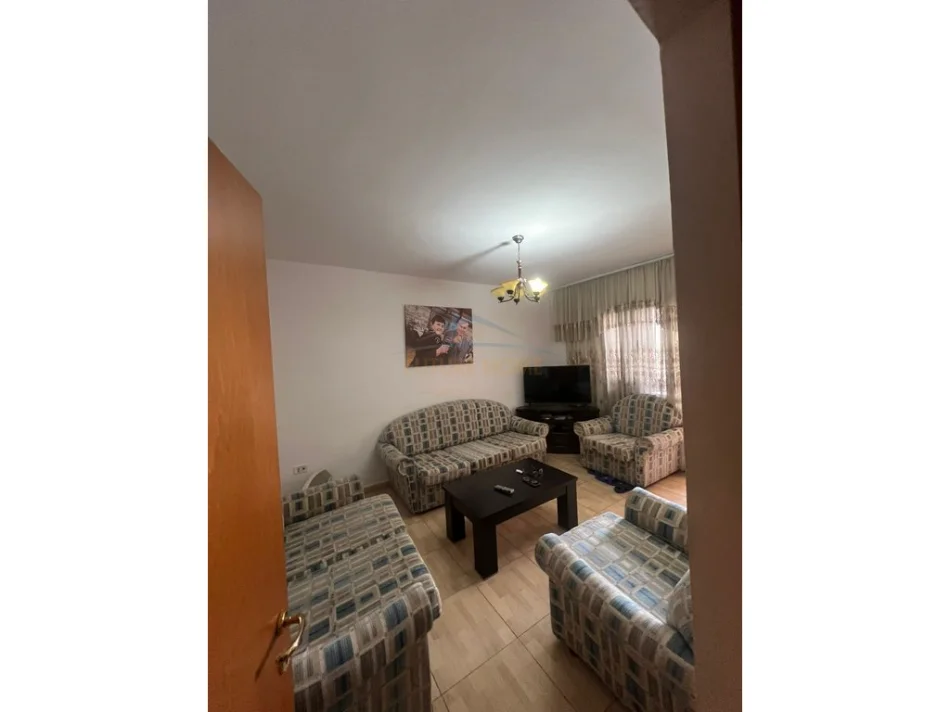Tirane, shitet apartament 3+1 Kati 3, 85 m² 180.000 € (Rruga Karl Gega)