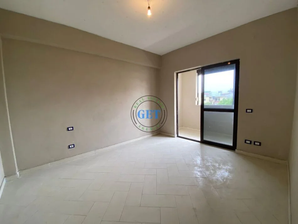 Durres, shitet apartament 2+1+Ballkon Kati 2, 86 m² 87.000 € (Stadiumi, Durres)