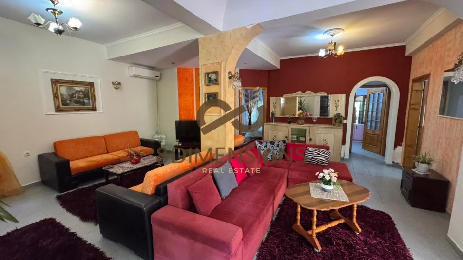 Tirane, shitet apartament 3+1+Ballkon Kati 1, 138 m² 169.000 € (selite)