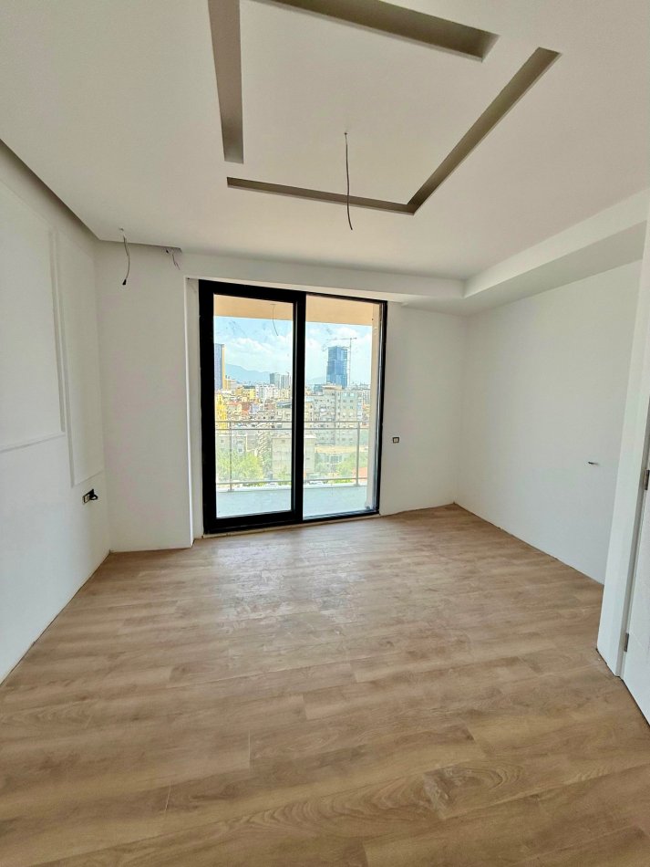 Tirane, shitet apartament 3+1+Aneks+Ballkon Kati 7, 139 m² 320.000 € (mine peza)
