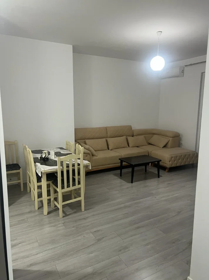 Tirane, jepet me qera apartament 2+1 Kati 5, 90 m² 600 € (Yzberisht)