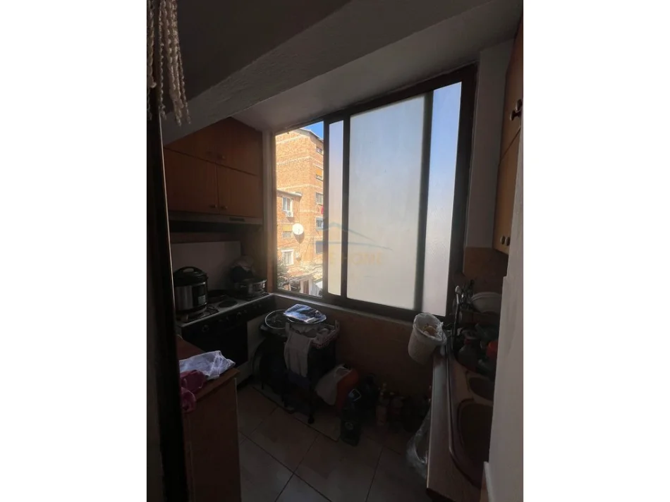 Tirane, shitet apartament 3+1 , 85 m² 185.000 € (Rruga Karl Gega)
