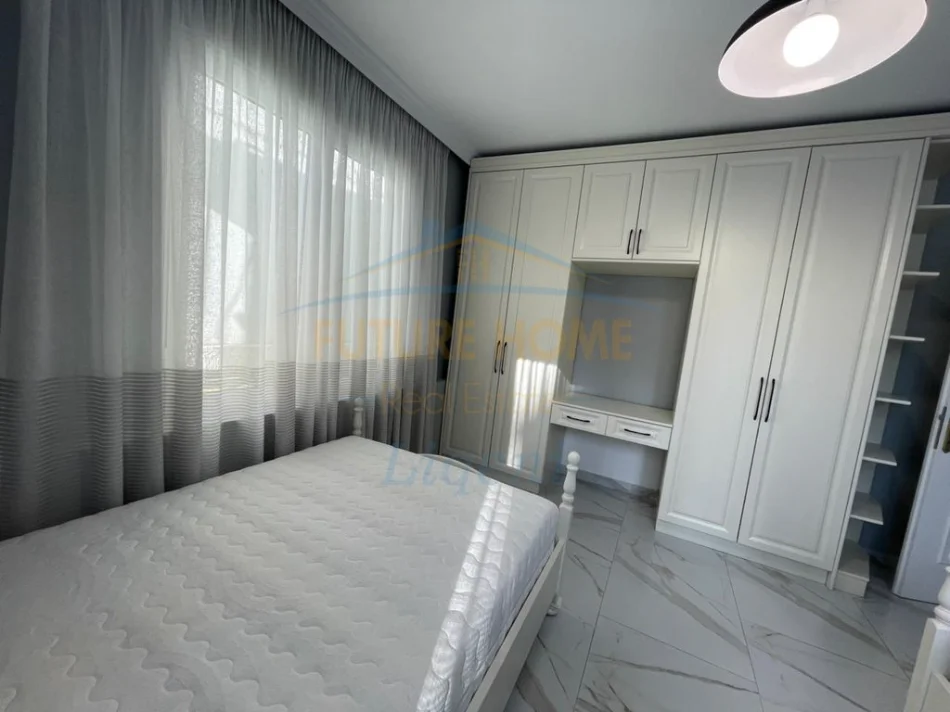 Tirane, jepet me qera apartament 2+1+Ballkon Kati 3, 88 m² 1.200 € (Sheshi Willson)