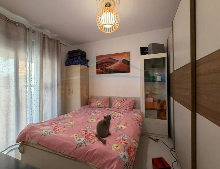 Tirane, shitet apartament 1+1 Kati 3, 65 m² 119.000 € (Unaza e re)