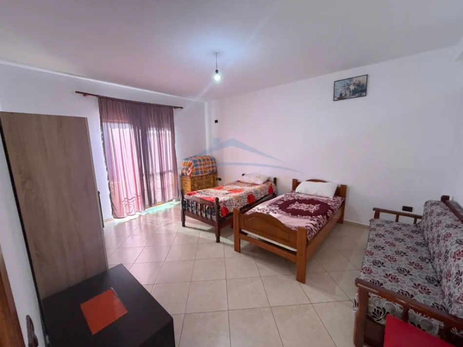 Tirane, jepet me qera shtepi 2+1+Aneks+Ballkon Kati 2, 110 m² 420 € 