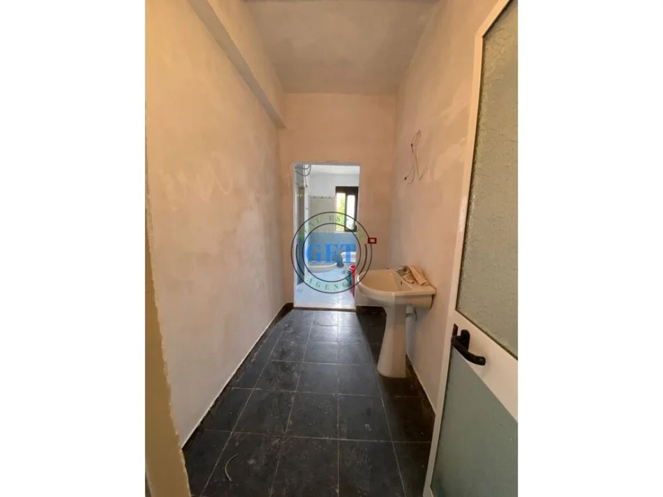 Durres, shitet apartament 2+1+Ballkon Kati 2, 86 m² 87.000 € (Stadiumi, Durres)