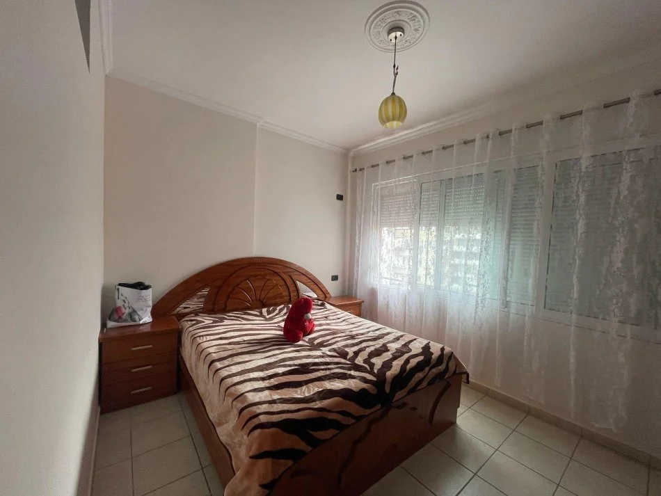 Tirane, jepet me qera apartament 2+1+Aneks+Ballkon Kati 6, 90 m² 450 € (Bohem Lounge Astir)