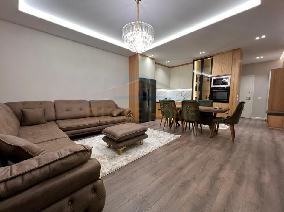 Tirane, shitet apartament 2+1+2+Post Parkimi Kati 1, 97 m² 260.000 € (Ali Demi)
