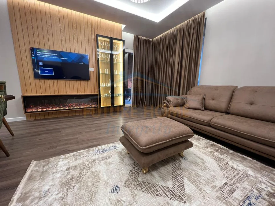 Tirane, shes apartament 2+1+Ballkon Kati 1, 97 m² 260.000 € (ISH MARKATA)