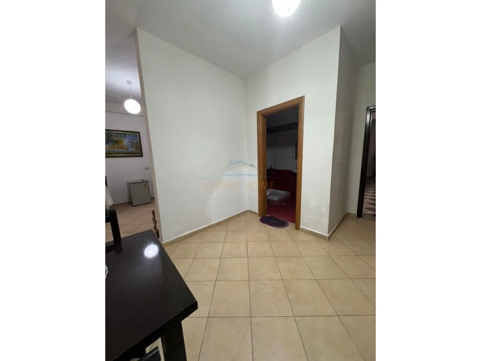 Vlore, shitet apartament 1+1 Kati 3, 81 m² 150.000 € (Rruga Petro Marko, Vlorë)