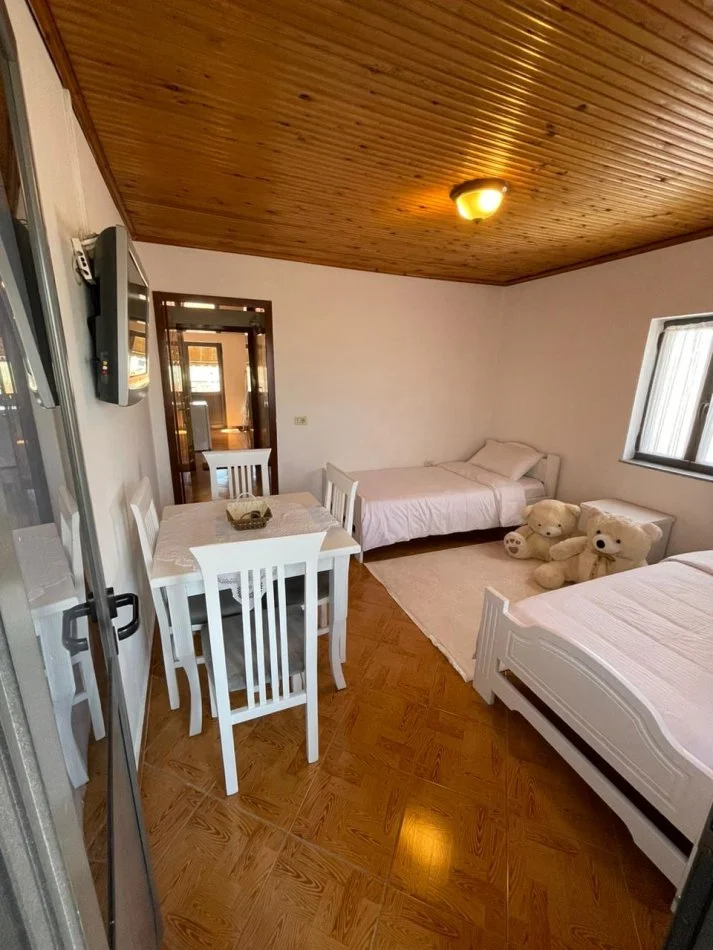 Tiranë, japim apartament me qera  pranë Fakultetit të Mjekësisë