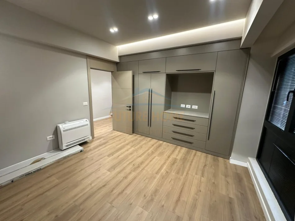 Shitet apartament 2+1, Garden Building, Rruga Kavajes.