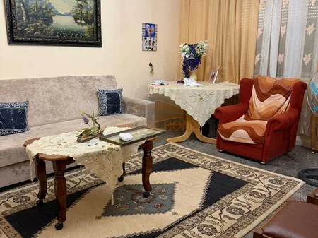 Tirane, jepet me qera apartament 1+1 Kati 1, 56 m² 300 € (Ish Parku I Autobuzave)