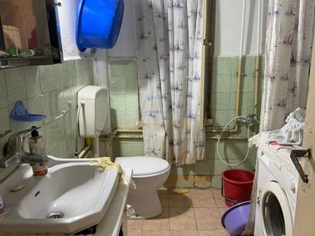 Tirane, jepet me qera apartament 1+1 Kati 1, 56 m² 300 € (Ish Parku I Autobuzave)