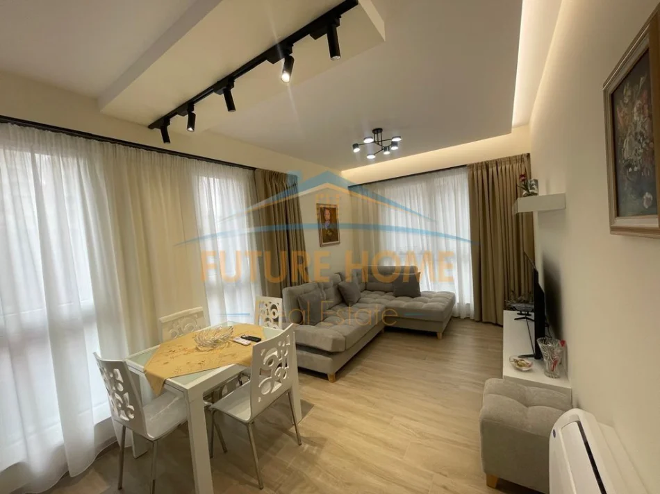 Tirane, jepet me qera apartament 1+1 Kati 3, 69 m² 730 € (21 Dhjetori)