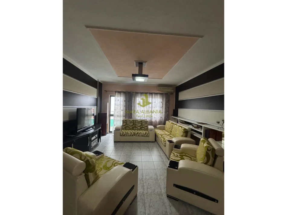 Tirane, jepet me qera apartament 2+1 , 