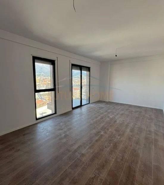 Tirane, shitet apartament 2+1 Kati 8, 101 m² 246.000 € (rruga sadik petrela)