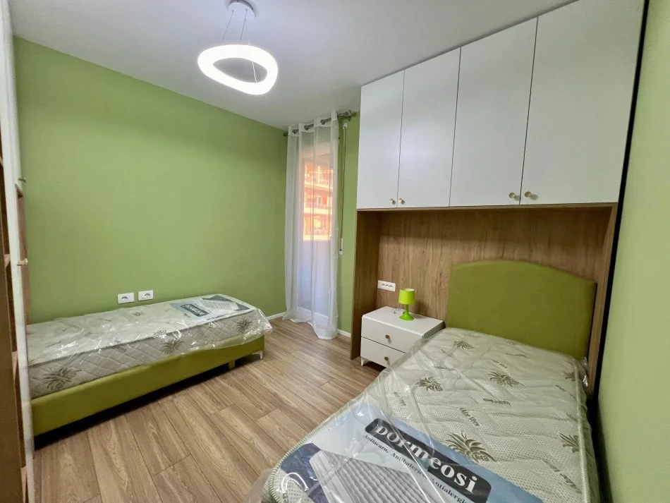 Tirane, shitet apartament 2+1+Ballkon Kati 4, 95 m² (Kompleksi Golden Park3)