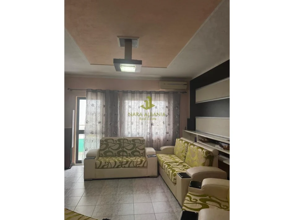 Tirane, jepet me qera apartament 2+1 , 