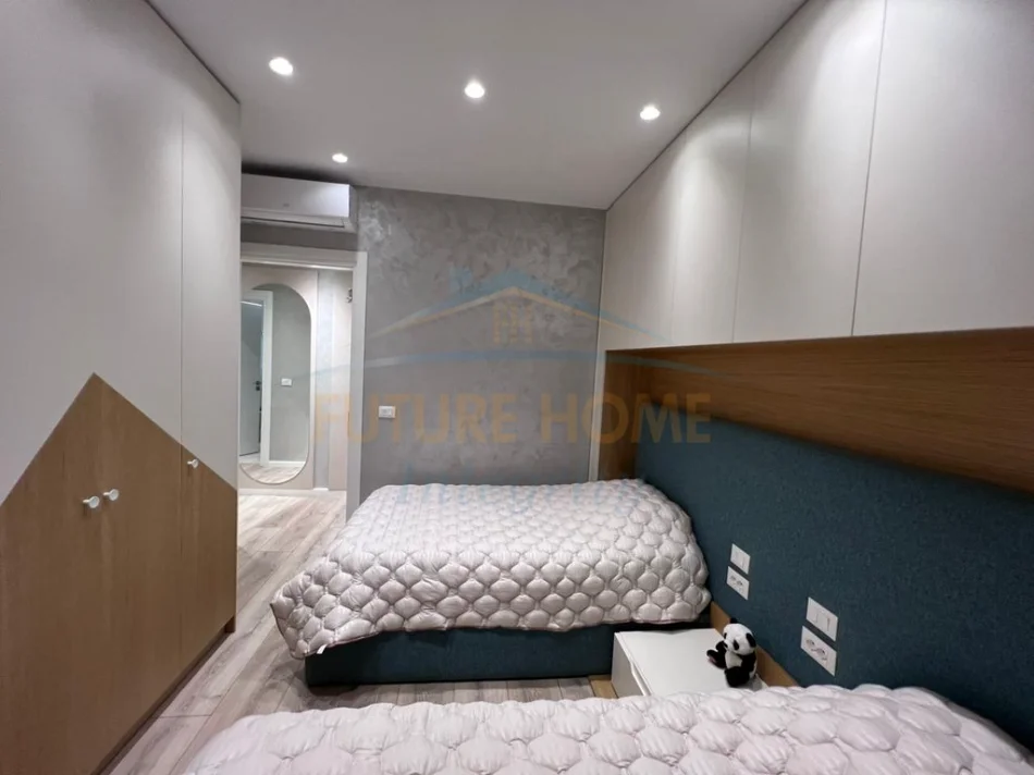 Shitet, Apartament 2+1+2, Rezidenca Erli, Tiranë.