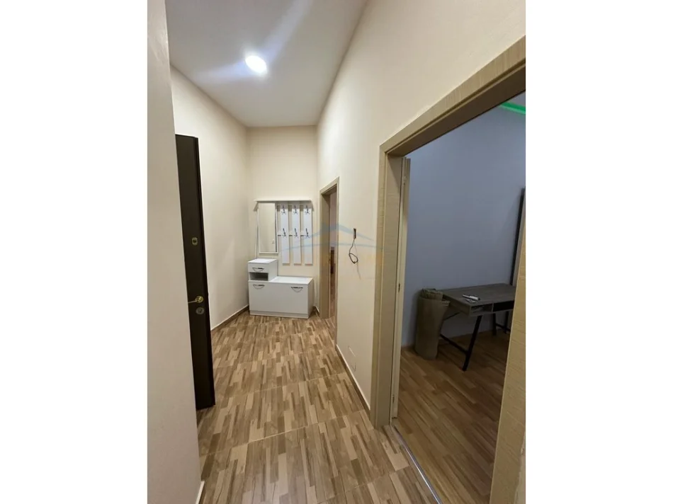 Tirane, shitet apartament 2+1 Kati 9, 125 m² 210.000 € (prane ARC Hotel, Unaza e Re)
