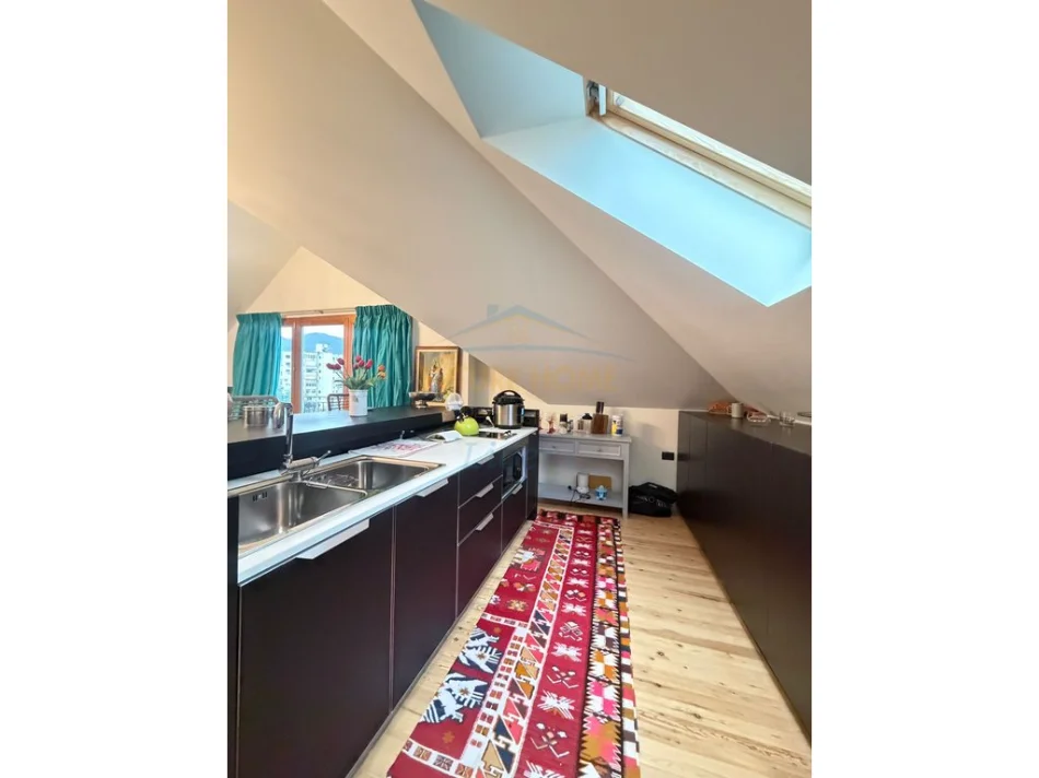 Tirane, shitet apartament 2+1 Kati 5, 311 m² 650.000 € (KOMUNA E PARISIT)