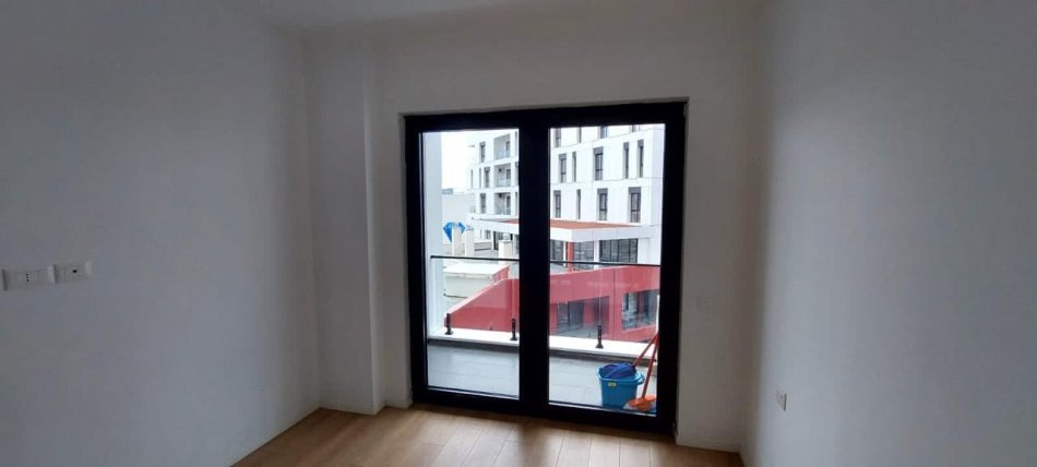 Tirane, jepet me qera apartament 1+1 Kati 9, 70 m² 500 € (Rruga e Dibres)