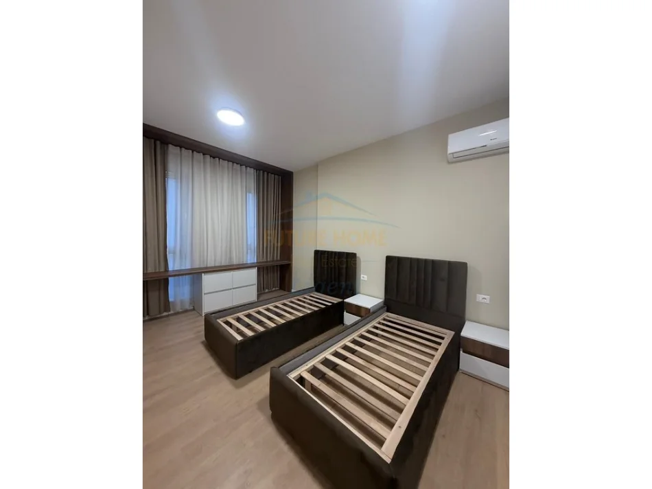 Tirane, jepet me qera apartament 2+1 Kati 1, 134 m² 1.500 € (GREEN VALLEY)
