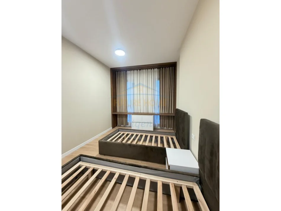 Tirane, jepet me qera apartament 2+1 Kati 1, 134 m² 1.500 € (GREEN VALLEY)