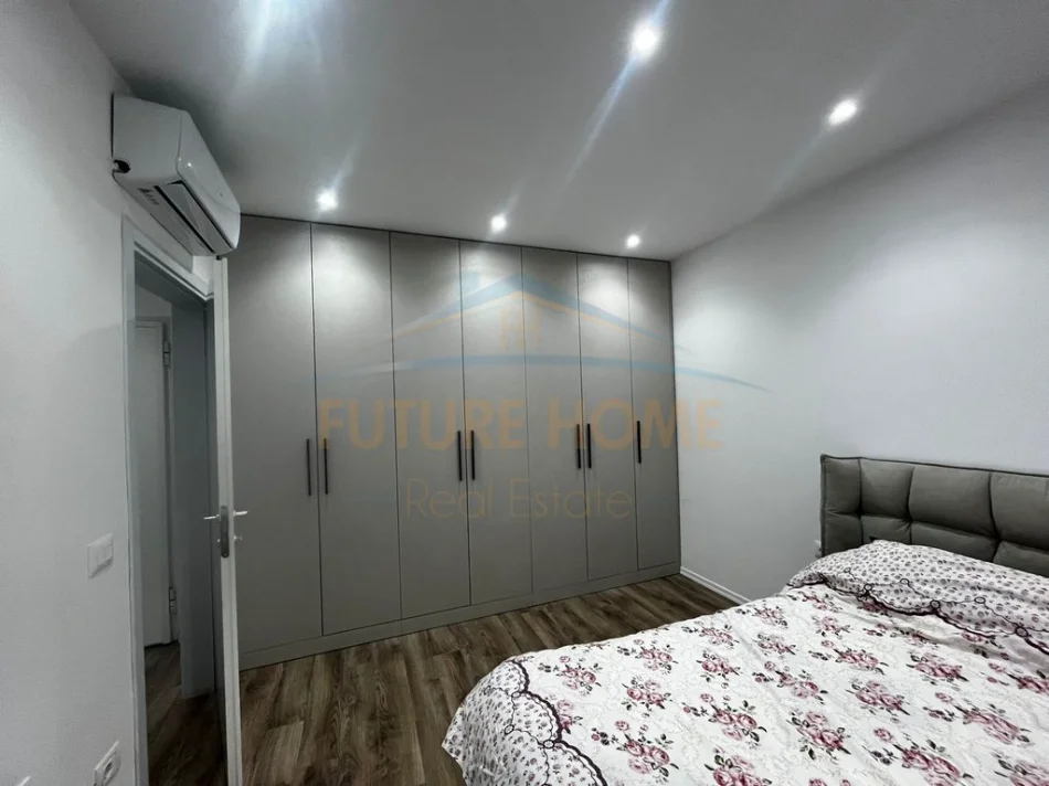 Tirane, jepet me qera apartament 2+1 Kati 1, 75 m² 750 € 