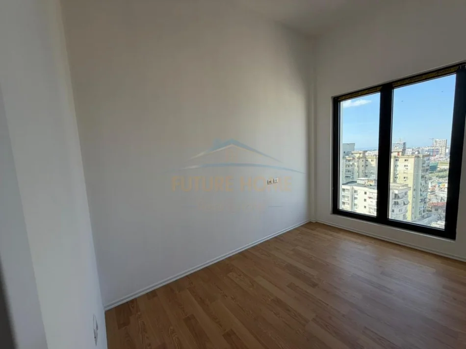 Tirane, shitet apartament 3+1+Ballkon Kati 13, 133 m² 380.000 € (Rruga e Barrikadave)